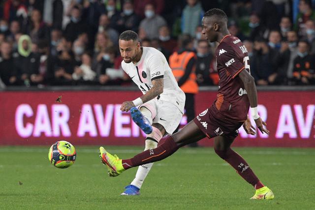国际足联成立新商业公司引发争议，欧洲或抵制世界杯；曼奇尼重返意大利队，穆帅执教首秀大胜